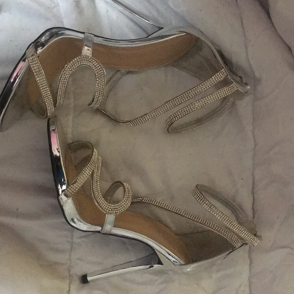 Sexy size 9 qupid heels